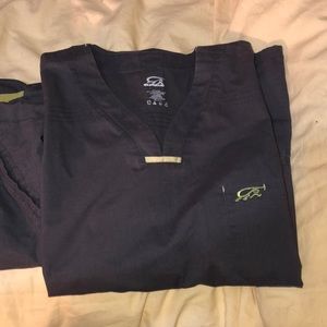 Women’s scrubs